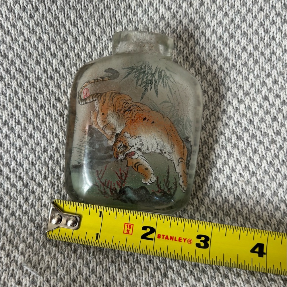 Vintage Chinese Inside-Painted Snuff Glass Jar with Tiger Design - Picture 4 of 4